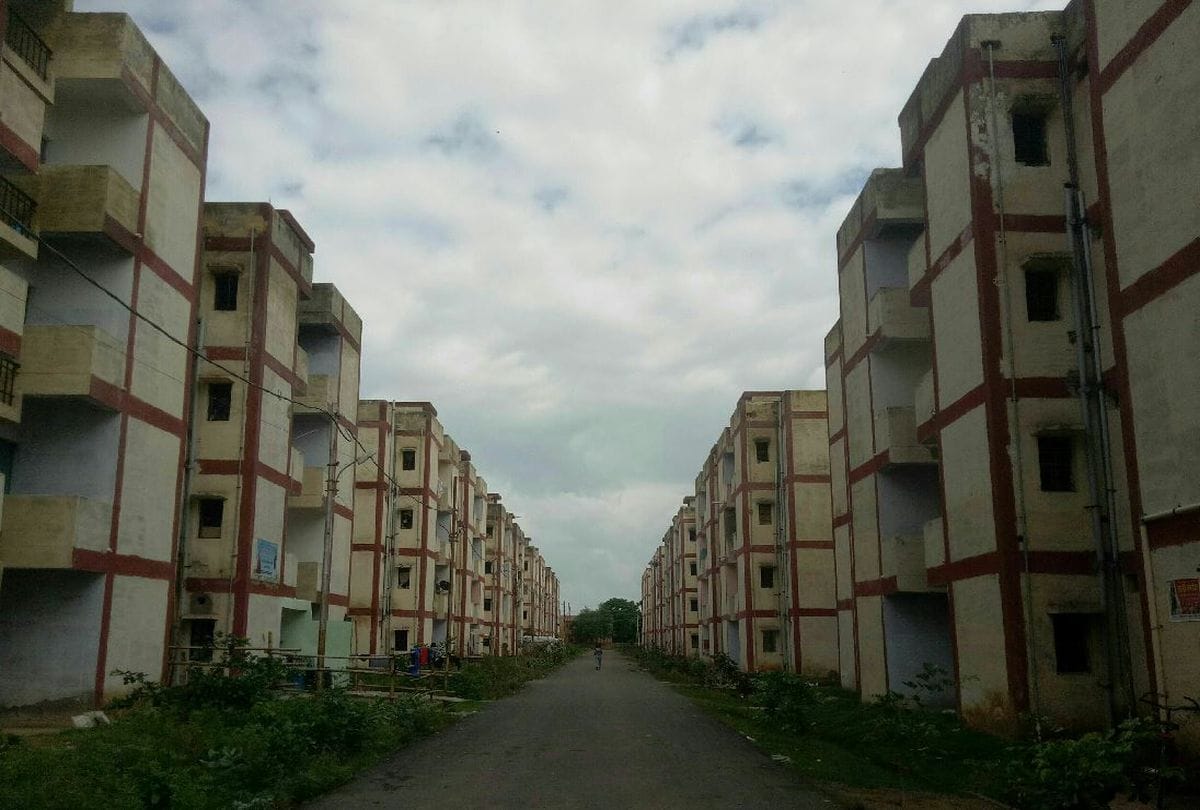 houses of the urban poor families are in poor condition