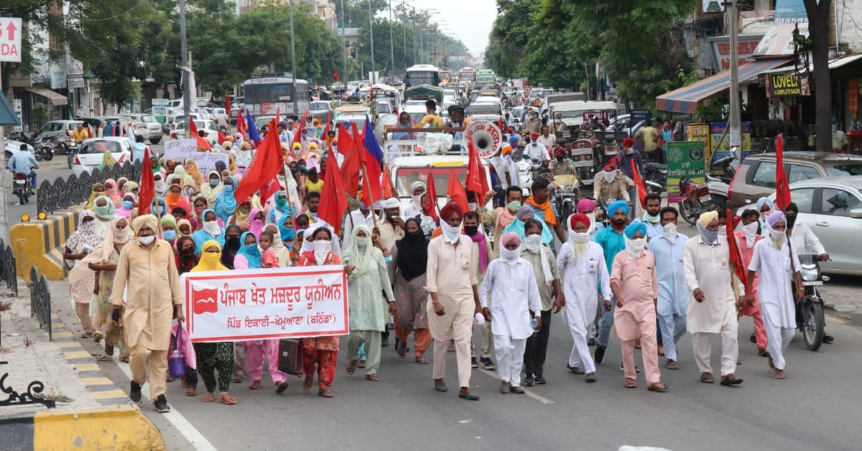 Farm workers took out fury march in bathinda