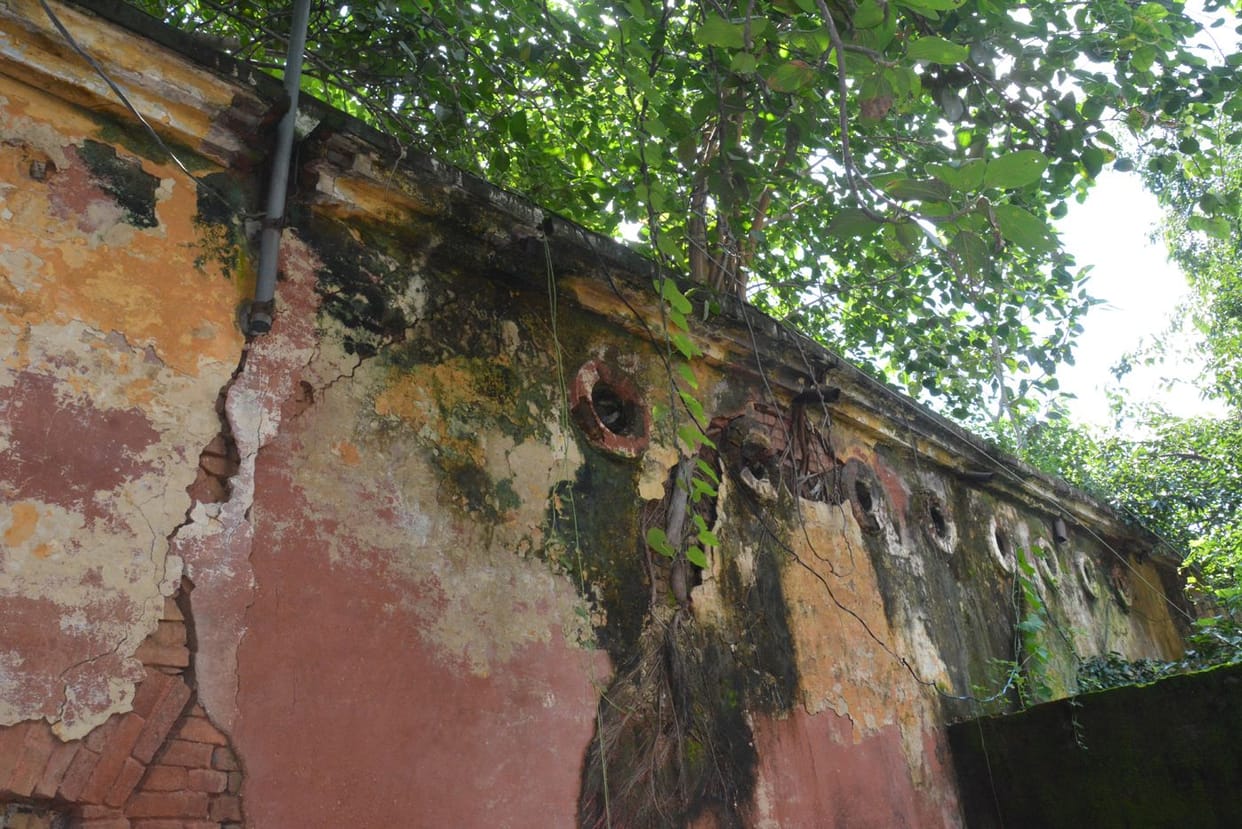 Muzaffarnagar: Government functioning by sitting in dilapidated buildings