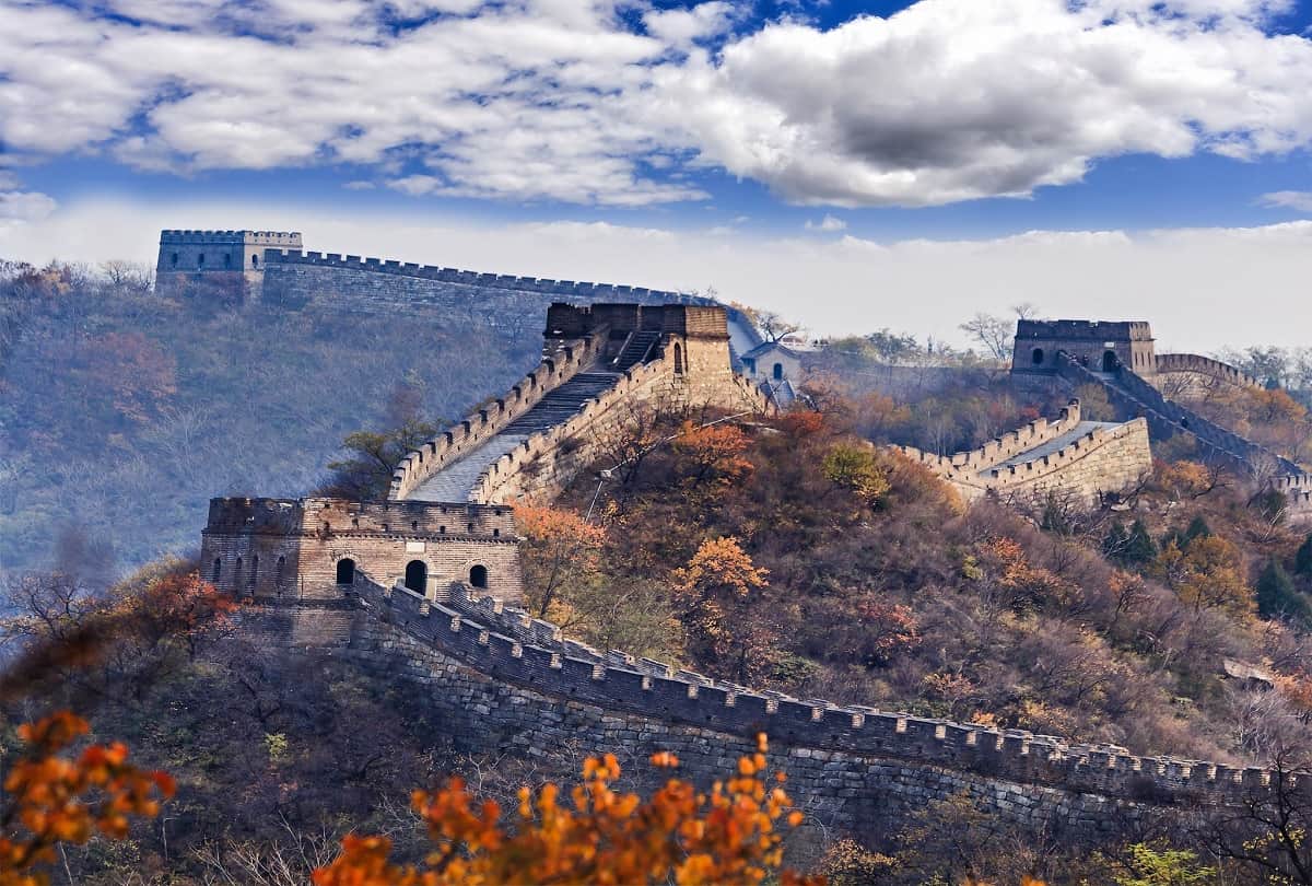 interesting facts about china wall is called worlds largest cemetery