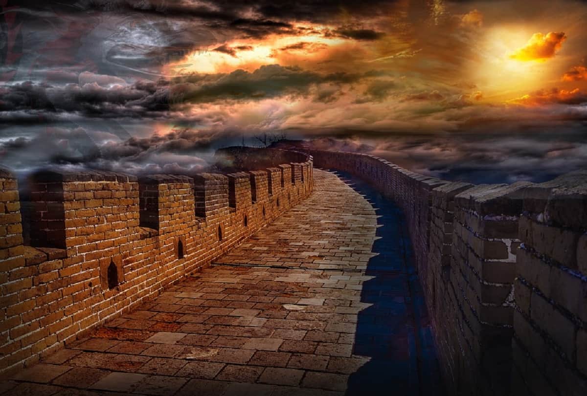 Why China Wall is called Worlds Largest Cemetery know the interesting facts