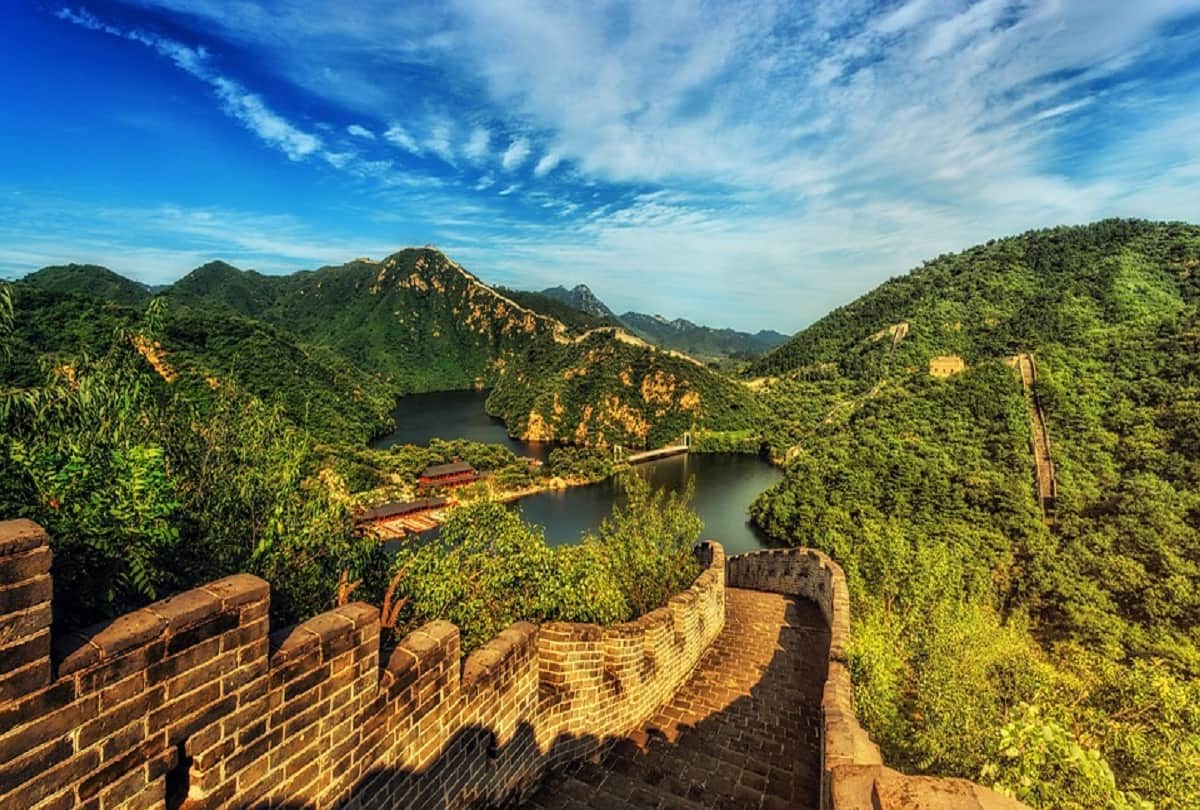 interesting facts about china wall is called worlds largest cemetery