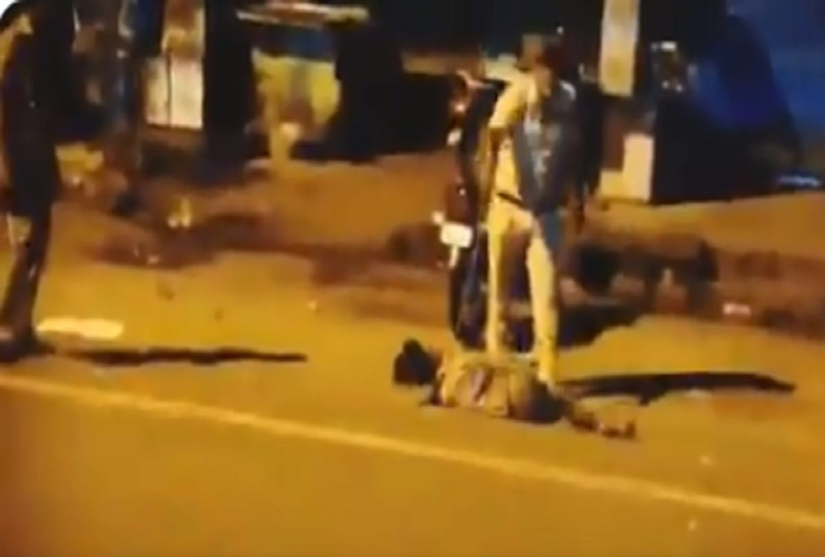 Delhi police constable brutally beating child on street video goes viral accused suspend probe on