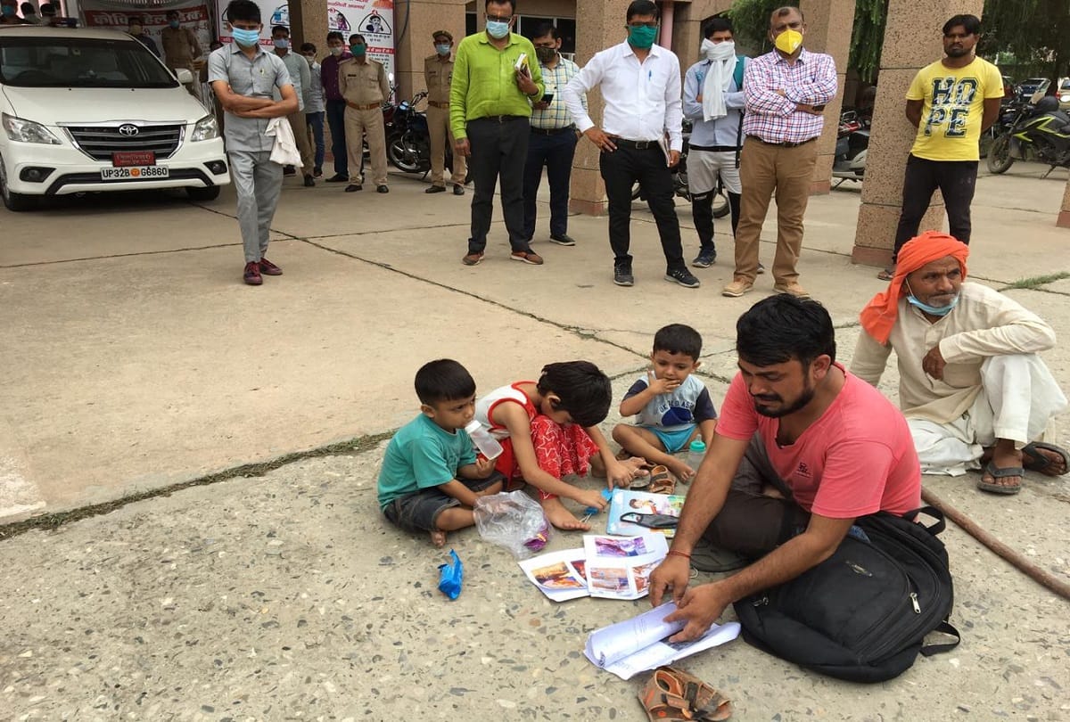 Gautam budh nagar dm suhas ly sat on road and hear complaint of a complainant photos goes viral