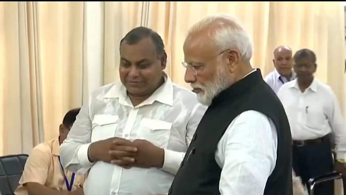 Prime Minister narendra modi proponent Dom Raja dies in varanasi