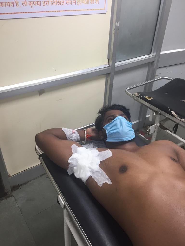 Knife stabbed at a young man walking in the park