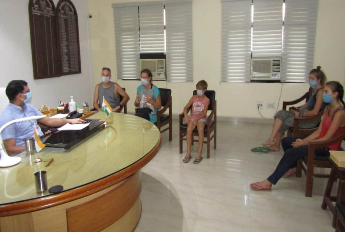 French family wants to go Uttarakhand for hang out
