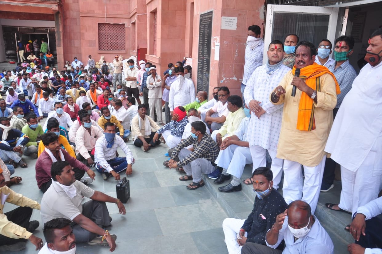 Safai workers upset around Nagar nigam