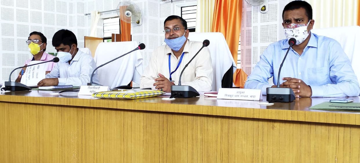 Commissioner angered over lack of electricity connection in newly constructed women's hospital in mahoba