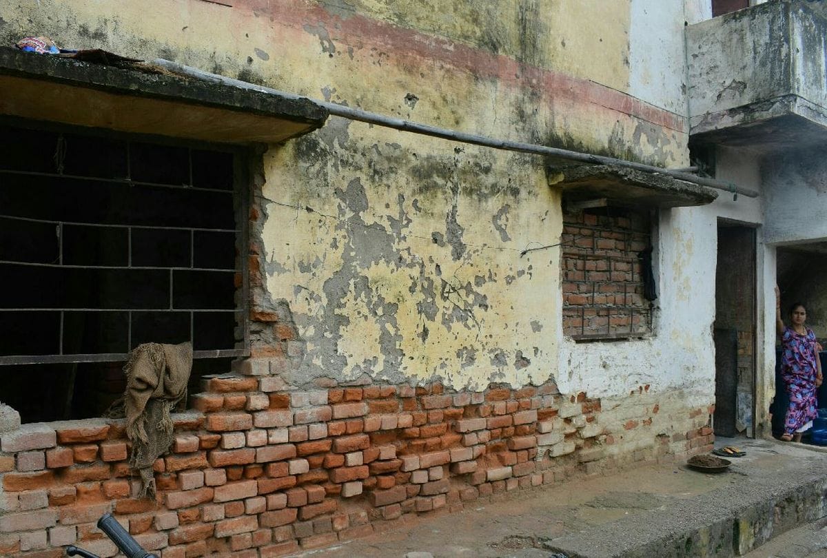 houses of the urban poor families are in poor condition