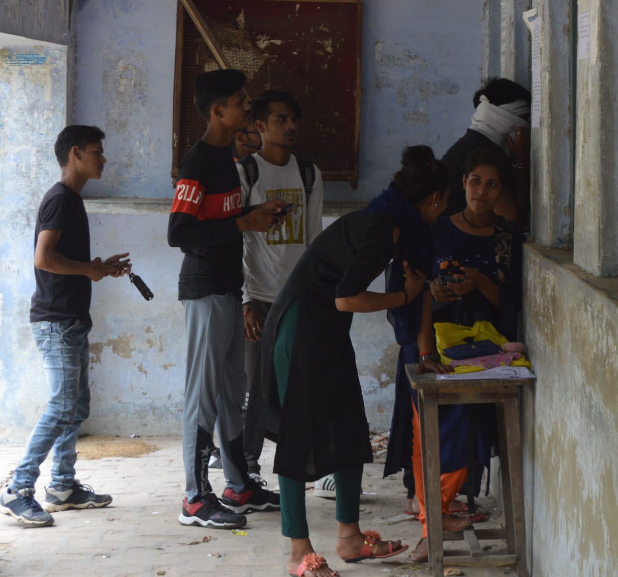 student gatherd in college for admission