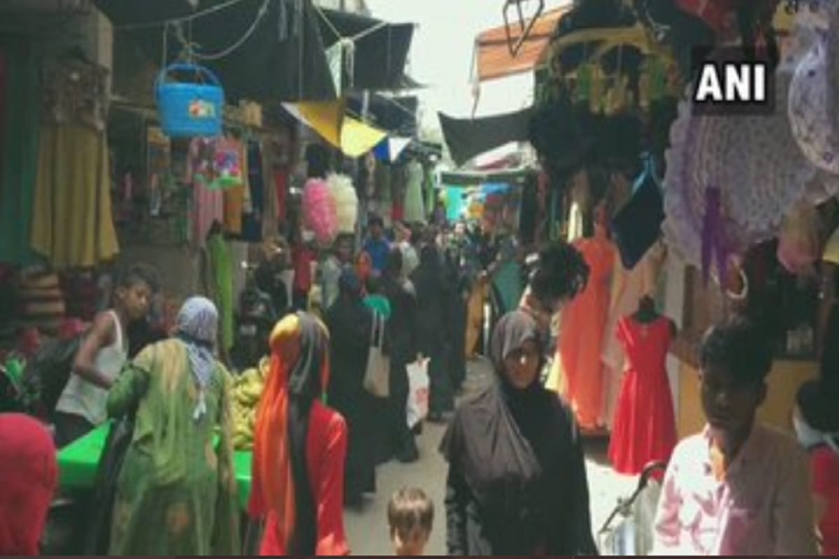 UP News: Social distancing is not being followed in markets and hotels, restaurants at Meerut