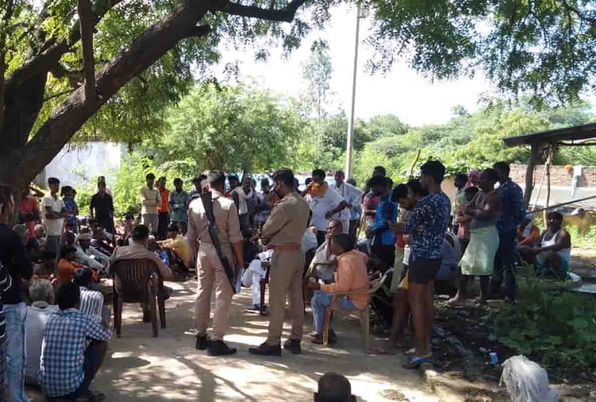 Dead body of husband and wife found in suspicious condition in Banda