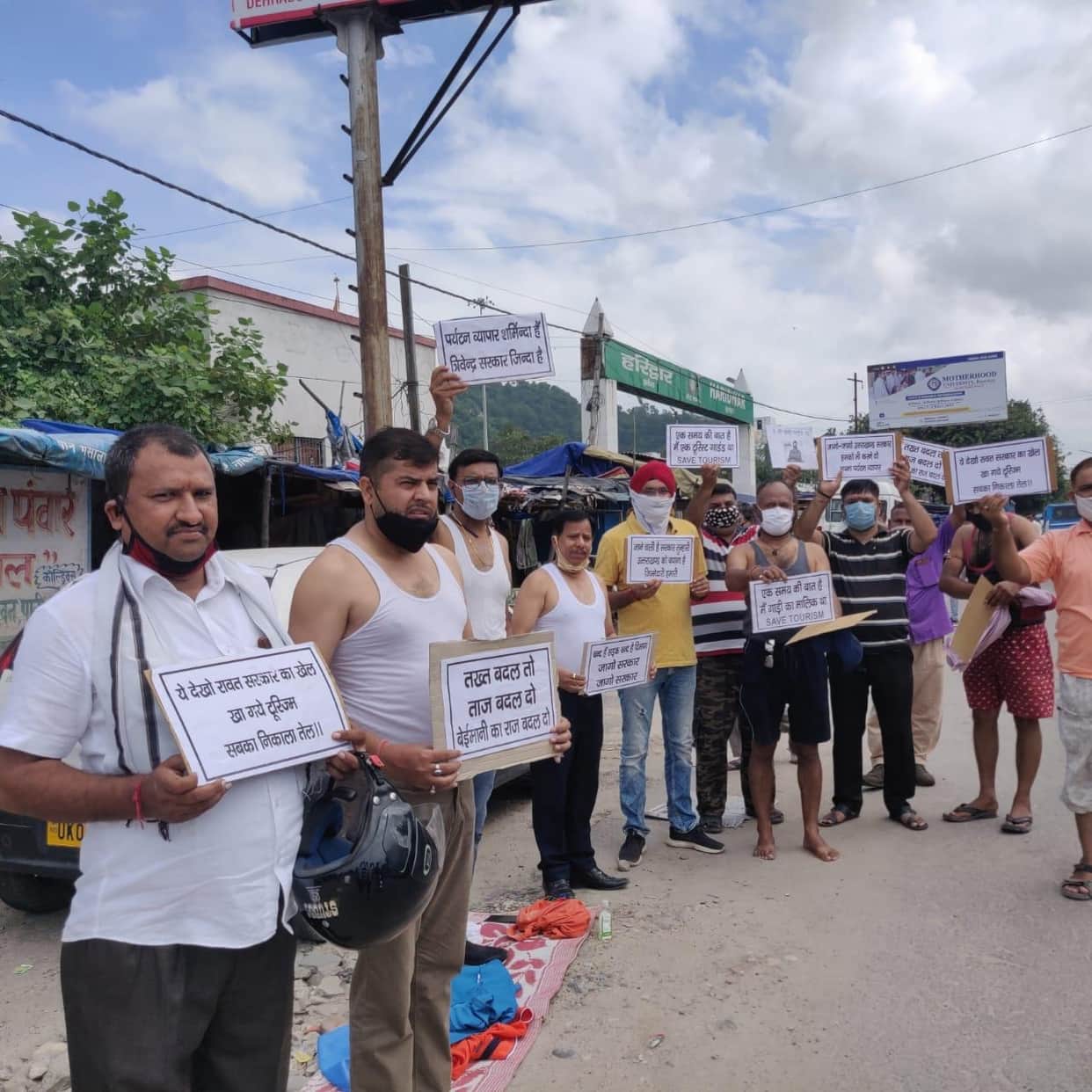 coronavirus in uttarakhand latest news : haridwar taxi maxi and tour travel association protest photos