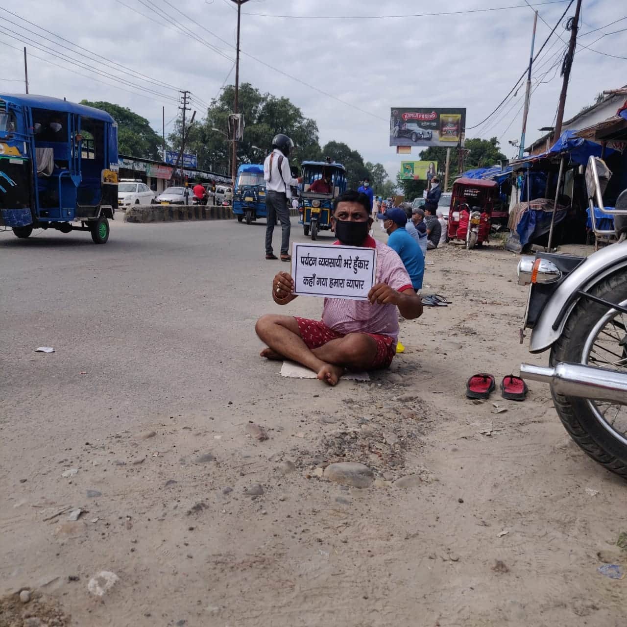 coronavirus in uttarakhand latest news : haridwar taxi maxi and tour travel association protest photos