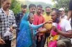 चीनी सैनिकों के साथ खूनी झड़प में घायल 17 कुमाऊं रेजिमेंट के नायक पूरन सिंह कुंवर के छुट्टी में गृह