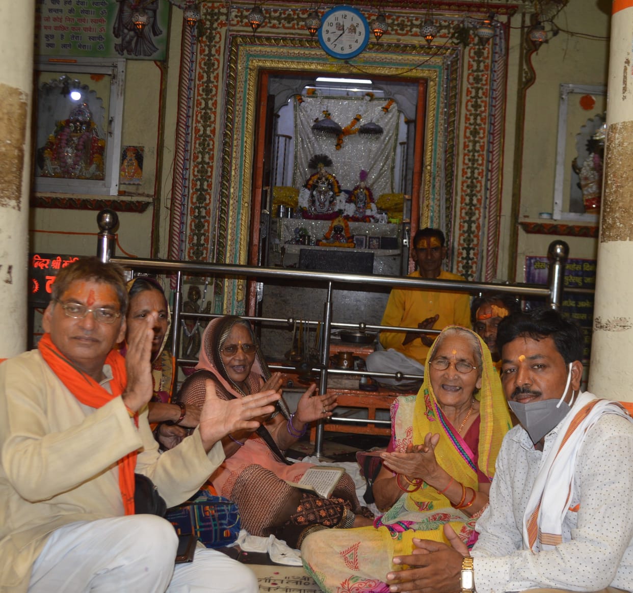 Hathras: Winds of devotion in temples on Radha Ashtami, sung congratulatory songs