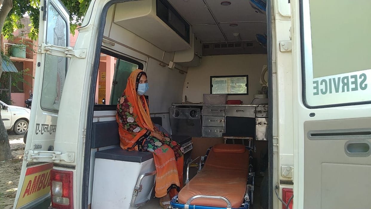 Hathras: Five block employees and one teenager and female, corona infected in Sahapau