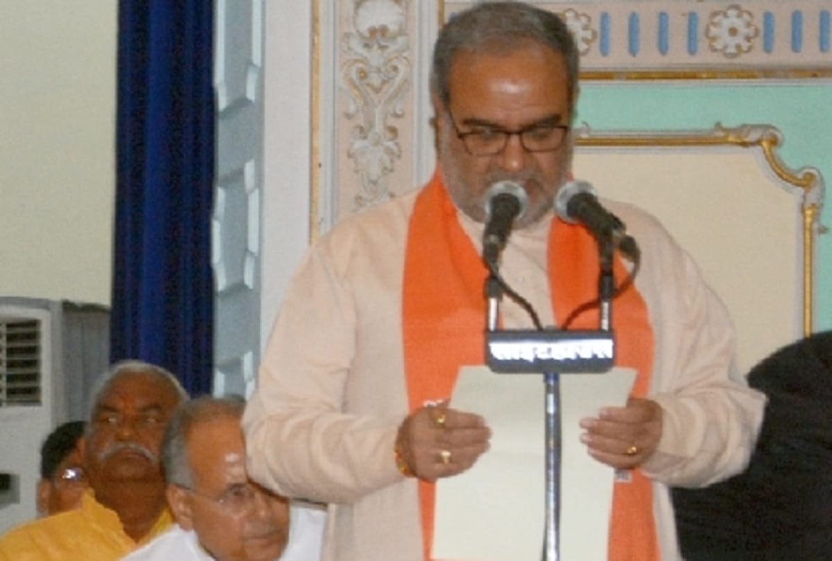 UP government Panchayati Raj Minister Bhupendra Chaudhary got infected of Corona