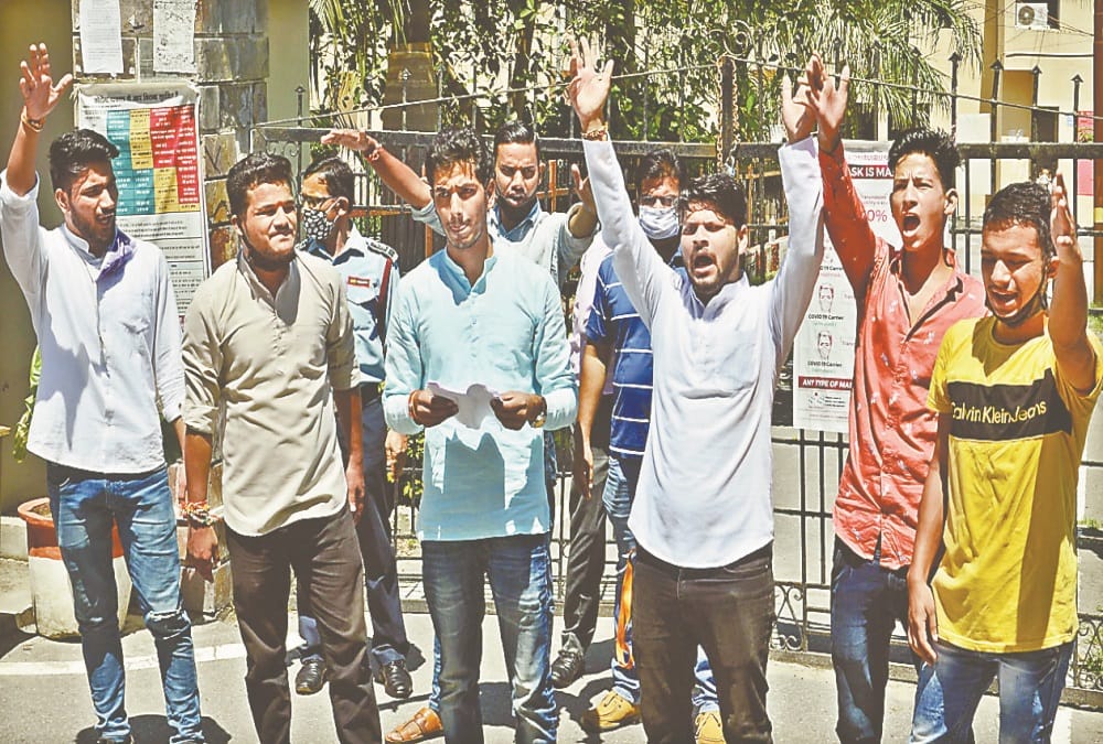 ABVP Workers Protest against Garhwal University in pauri