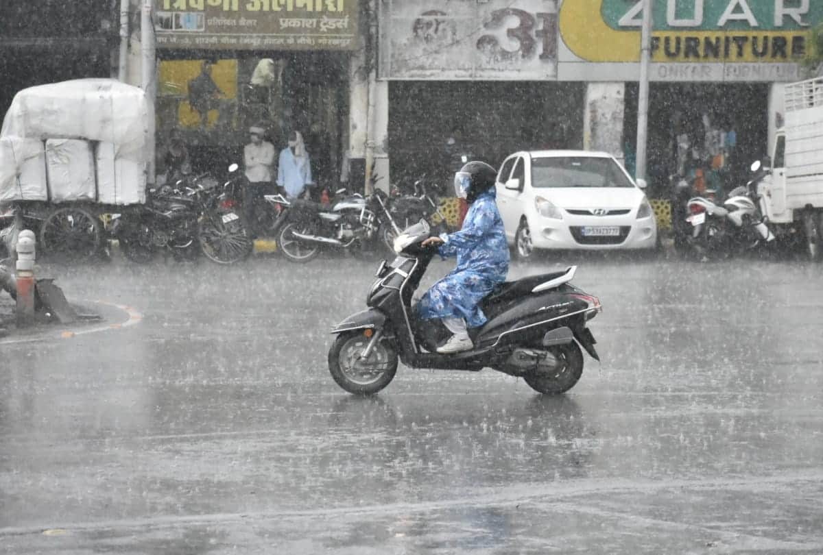 water logging in gorakhpur after heavy rain due to yaas effect
