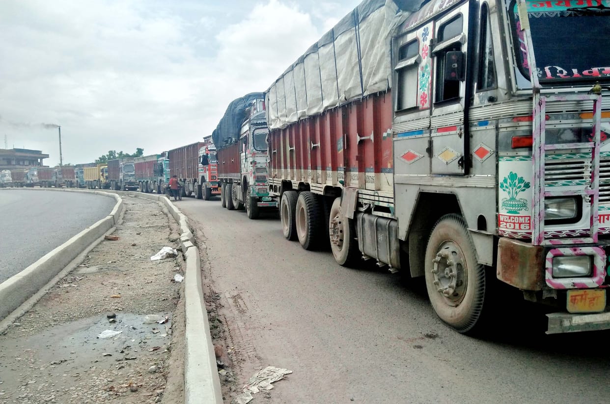 20 km long jam on Bhadohi-Rampur road