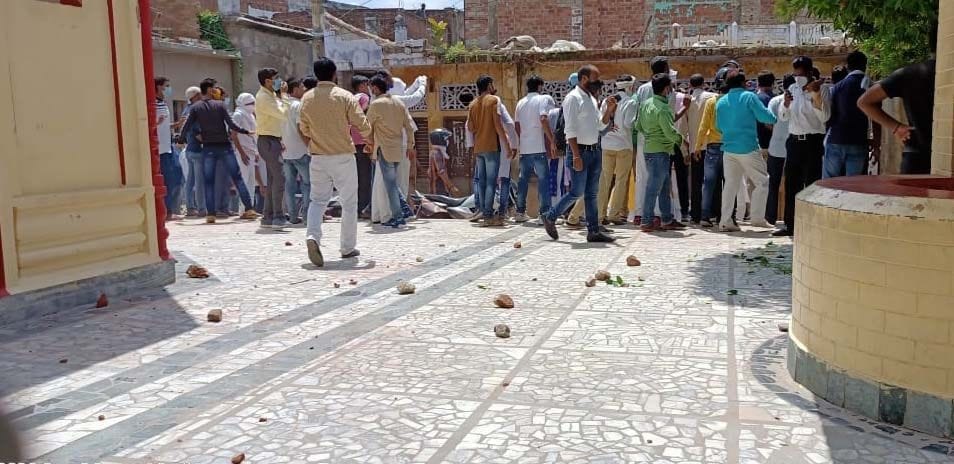 naamaankan ke dauraan sapa-bhaajapa ke samarthakon mein maarapeet aur patharaav