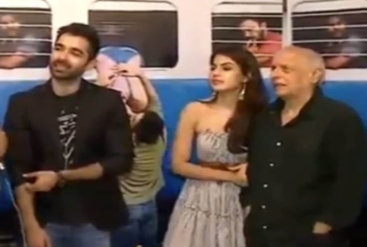 Rhea Chakraborty Mahesh Bhatt Throwback Video From Jalebi Promotions Producer Talks About Love