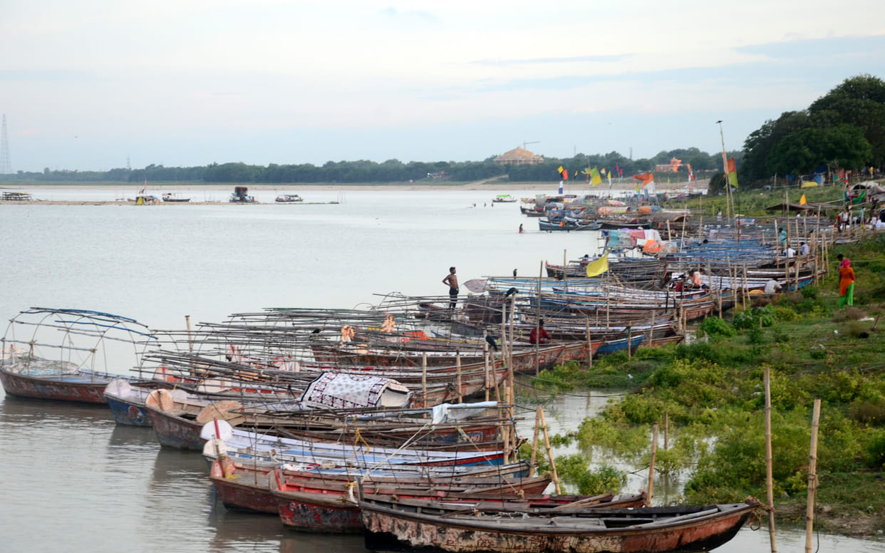 Prayagraj News: Increased flood risk, Aarti site submerged, Ganga moves towards Hanuman temple