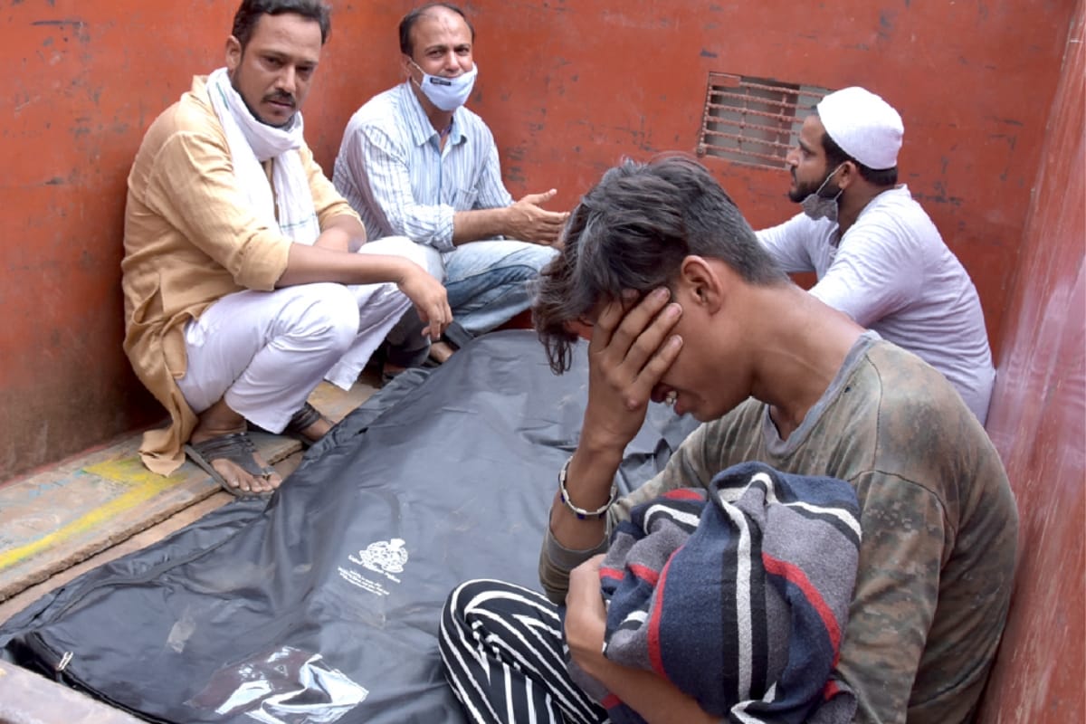 man left a suicide note before he hanged himself to death after killing his two years daughter in saharanpur