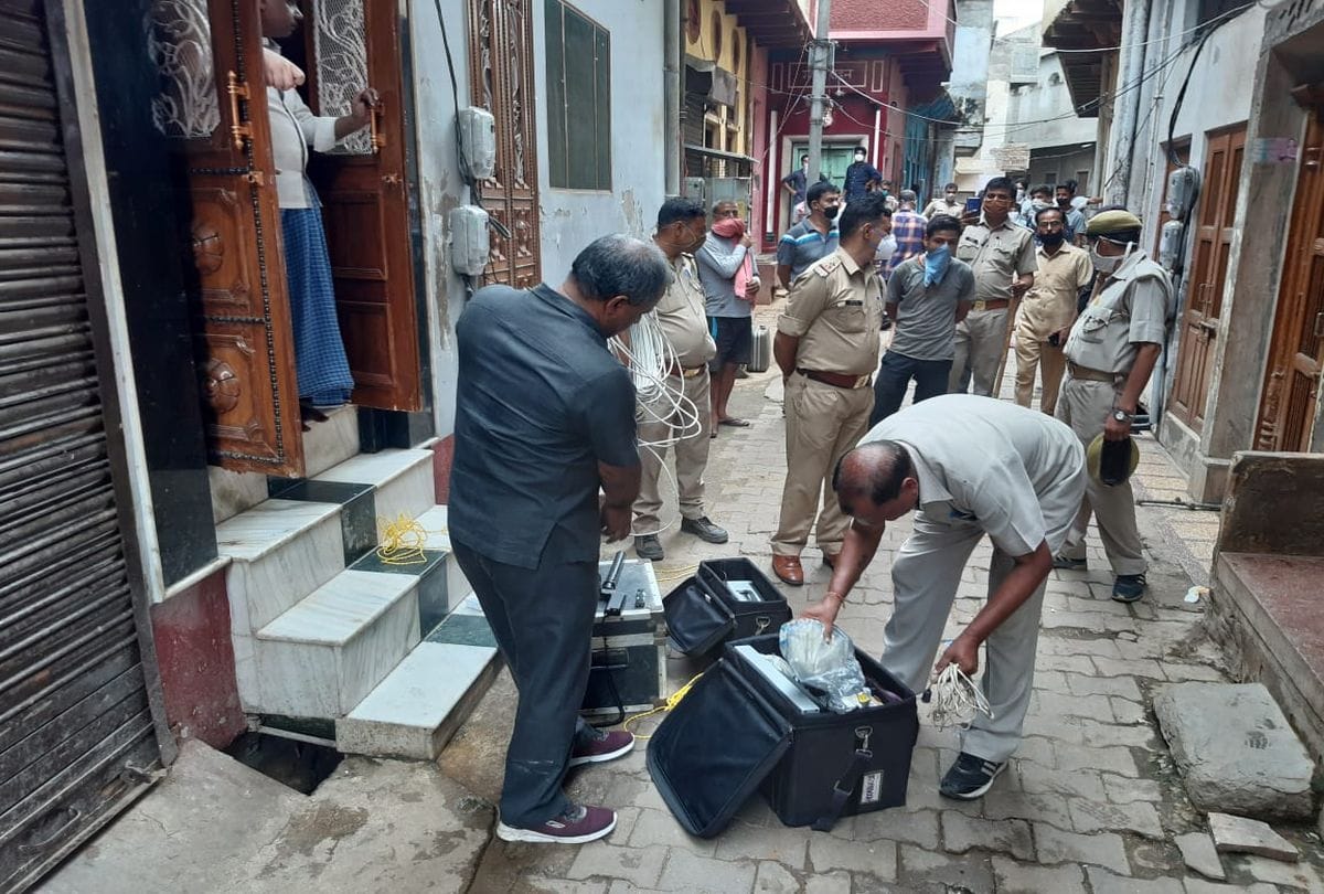 Unclaimed Suitcase Found In Mathura Old City Bomb Disposal Squad Investigate