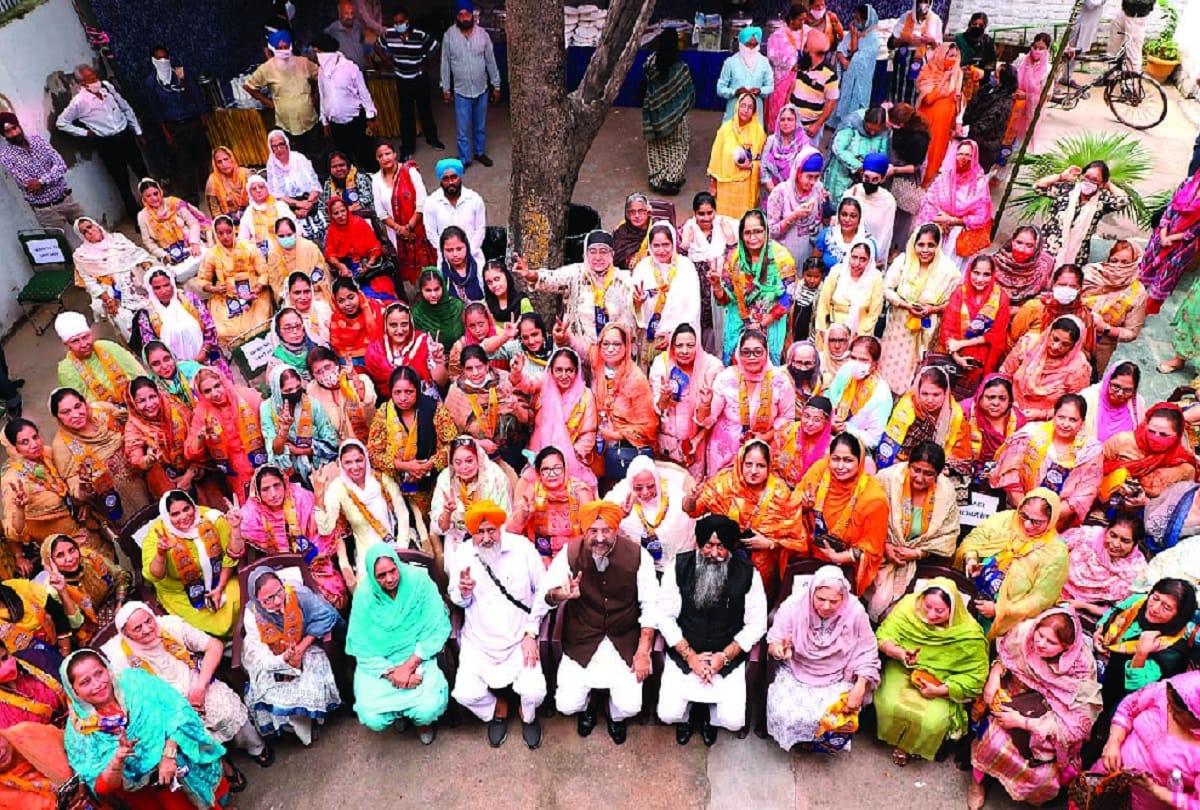 sikh leaders trying to win the crown by queens