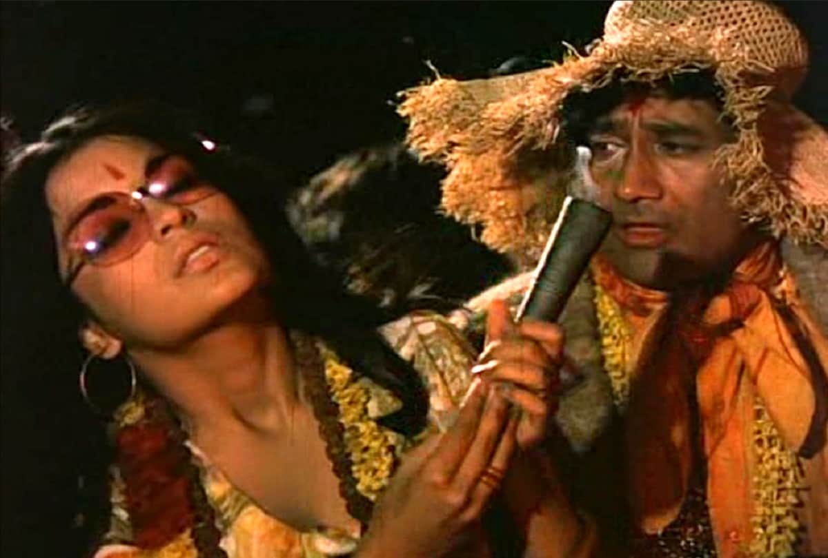 Zeenat Aman shares photo with Dev Anand calls him star maker recalls how she got film Hare Rama Hare Krishna