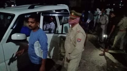 Ghazipur: A student sitting on a culvert in the village was stabbed to death