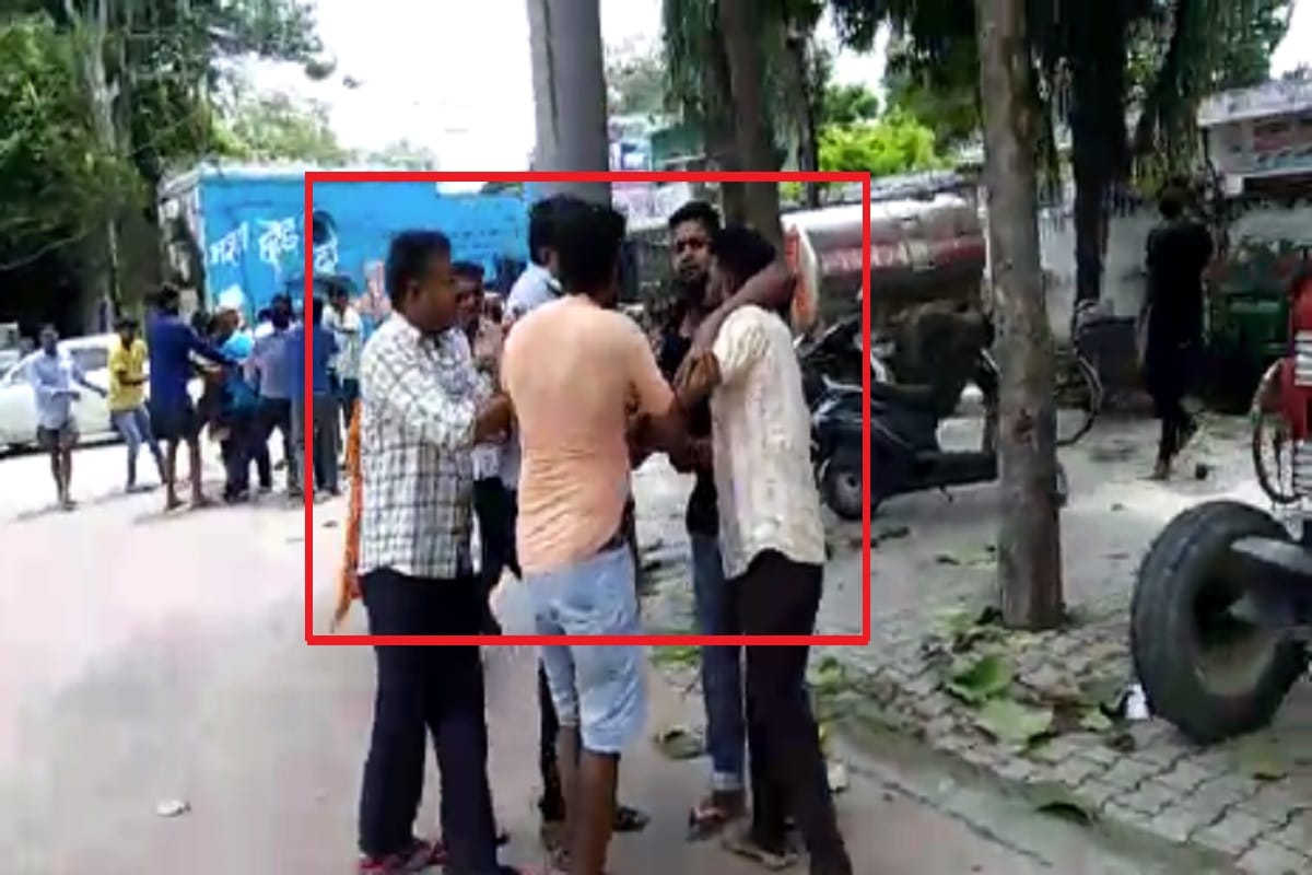UP News: Conflict between Nagar Nigam workers in Dhampur of Bijnor