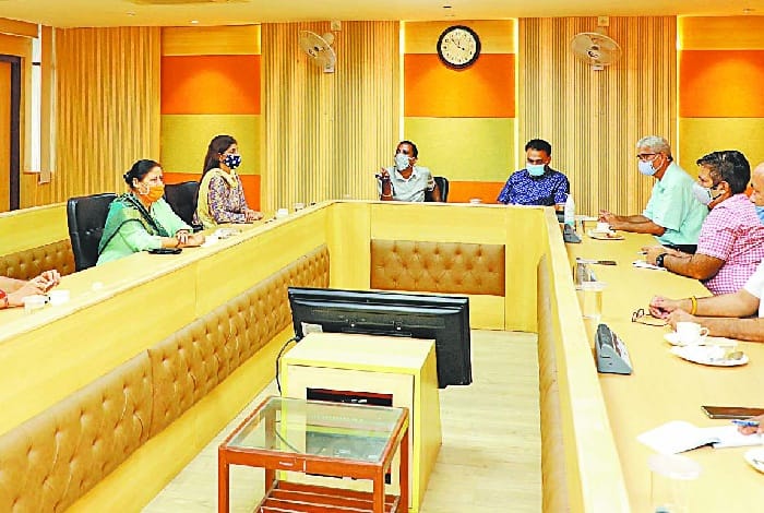 nagar nigam chandigarh orders regarding smart watch and cleaning system