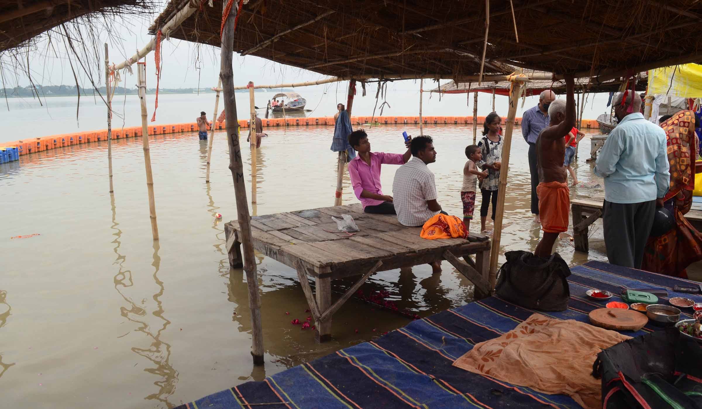 Ganga-Yamuna became calm, water level did not rise