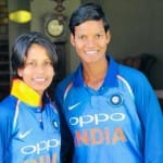 क्रिकेटर पूनम यादव और दीप्ति शर्मा