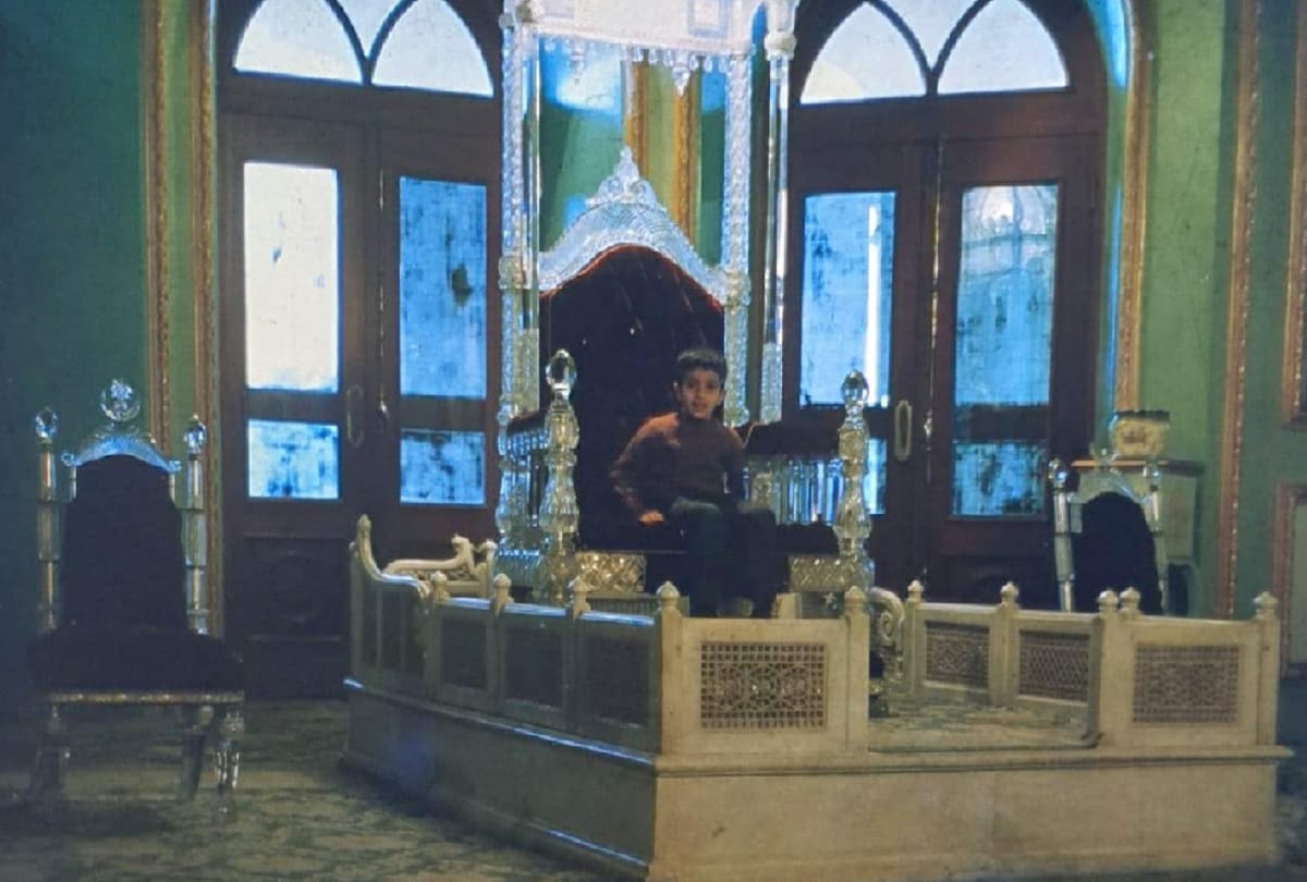 Naved Mian accused of selling it while releasing picture of Nawab's throne