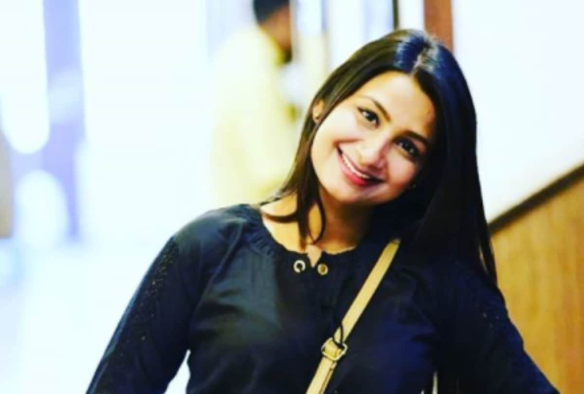 indian idol fame singer renu nagar admit in hospital after her lover commited suicide