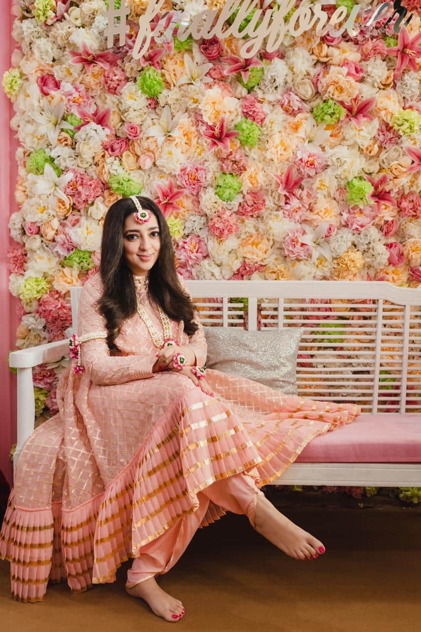 JP Dutta daughter Nidhi Dutta celebrates her mehendi ceremony will get married with Binoy Gandhi