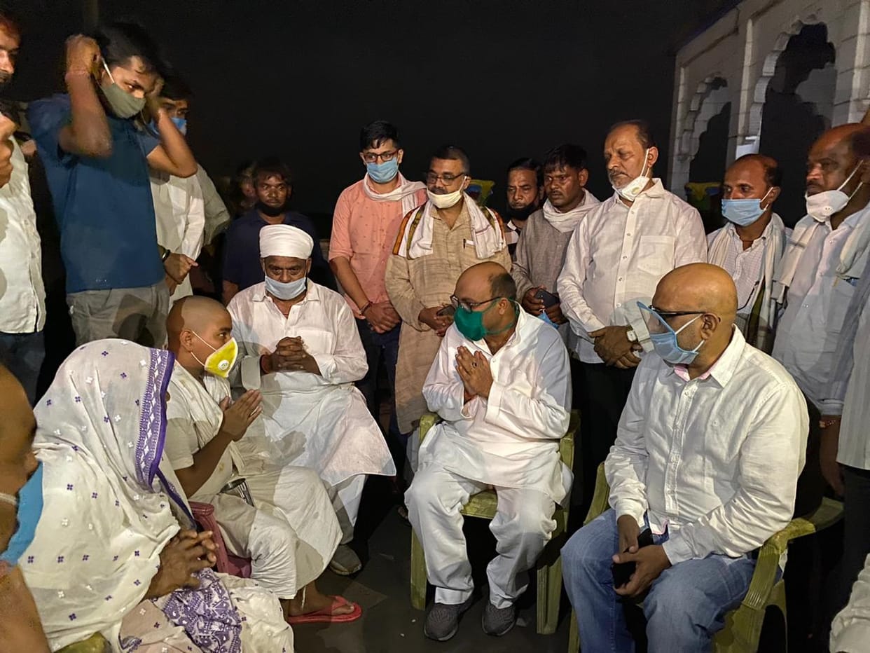 State Congress President arrives with Priyanka Gandhi's condolence message