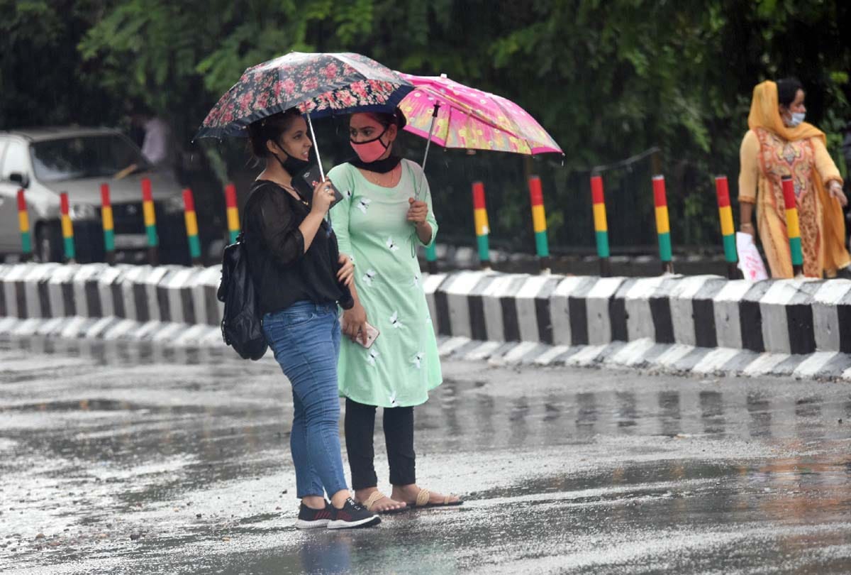 weather today, Alert has been declared in Jammu and Kashmir due to heavy rain