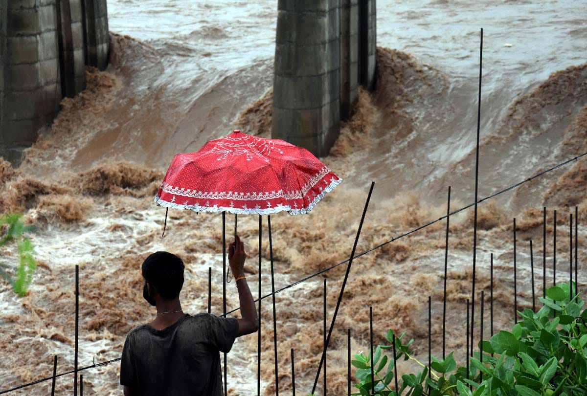 weather today, Alert has been declared in Jammu and Kashmir due to heavy rain