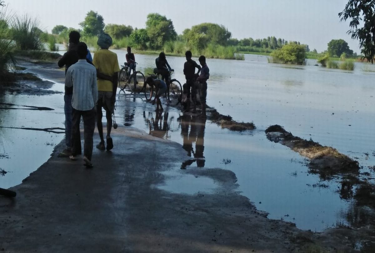 Ganga River Water Cut Roads Of Villages