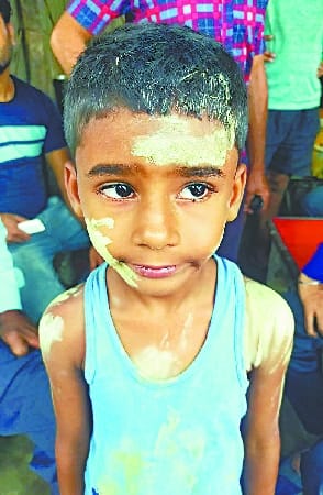 Child falls in a 40-foot deep pit dug to install a mobile tower