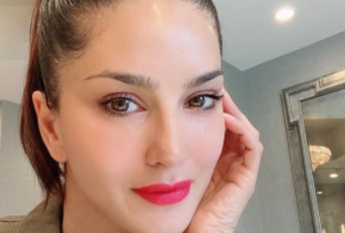 Sunny Leone Share Video Of Playing Cricket and Wants To Join Indian Cricket Team Against England