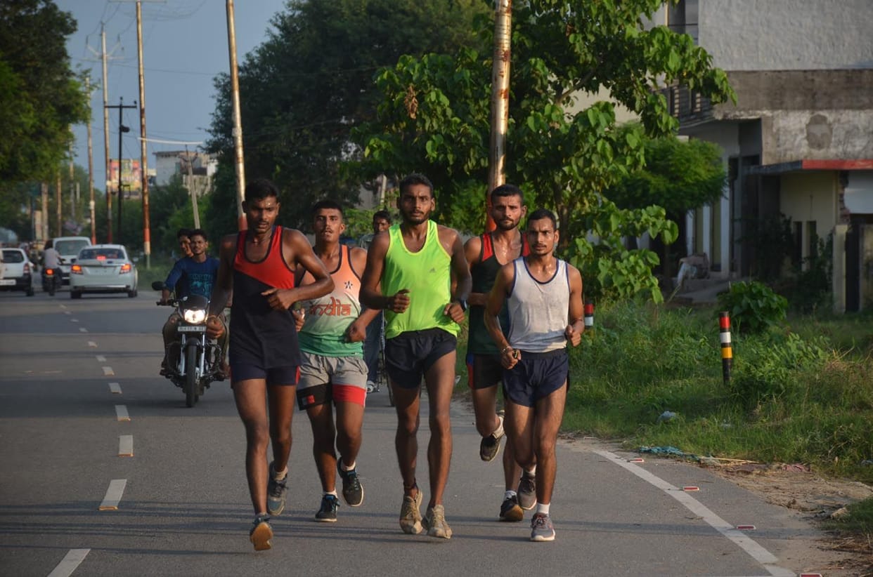 Morna: Young athletes practice running on the streets