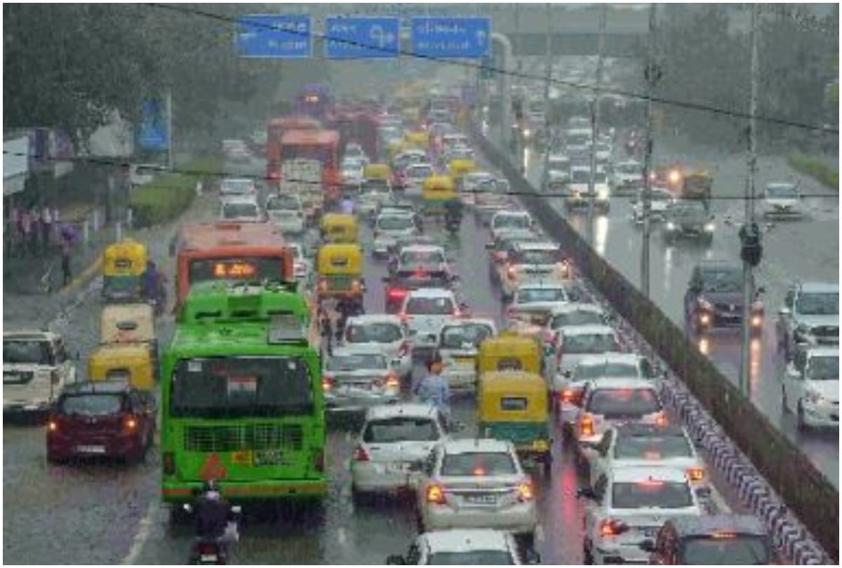 weather forecast monsoon rain in delhi ncr ghaziabad noida water logging traffic jam