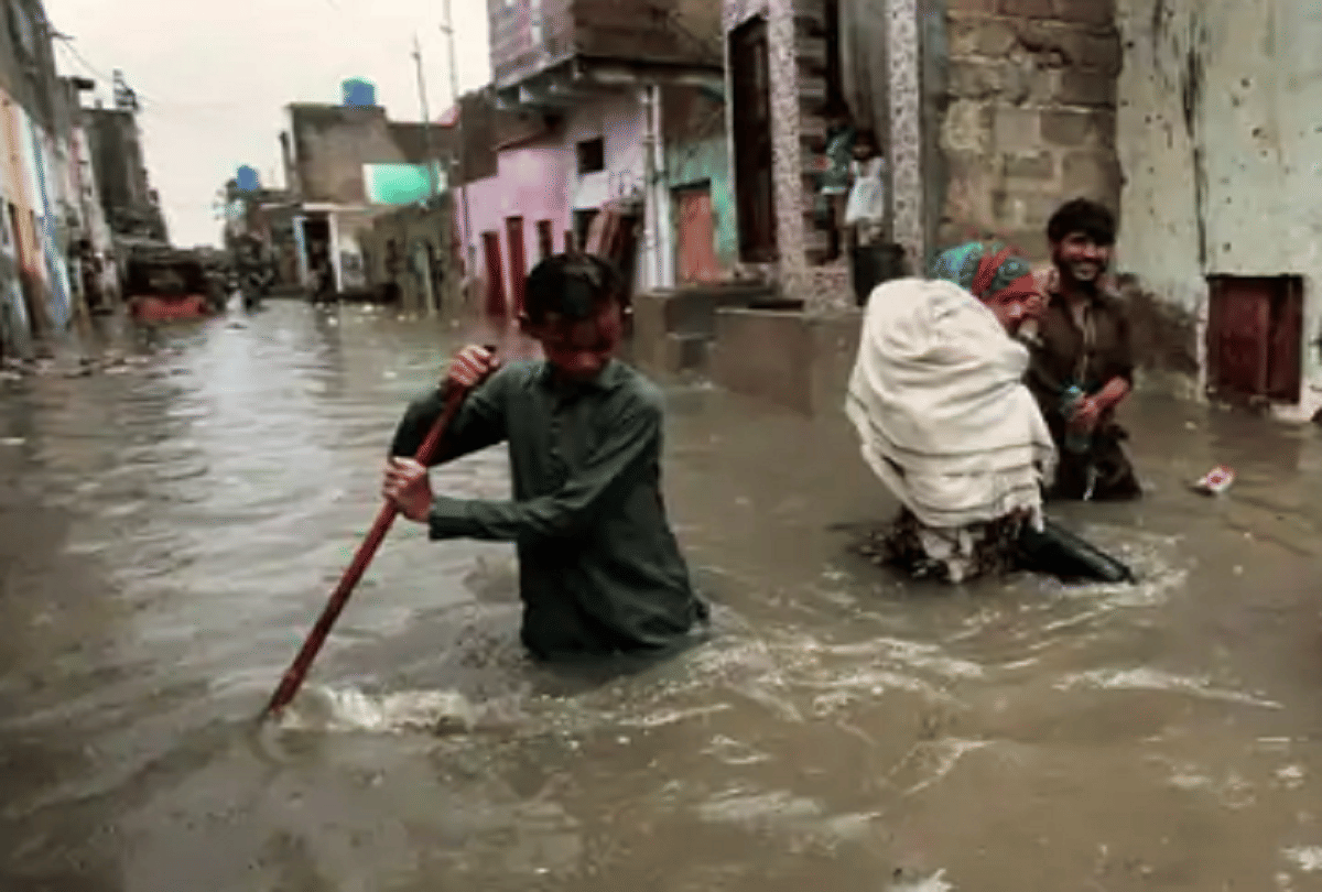 16 killed, 40 houses damaged due to heavy rains and flash floods in Pakistan